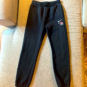 Nike football joggers with pockets Boys M